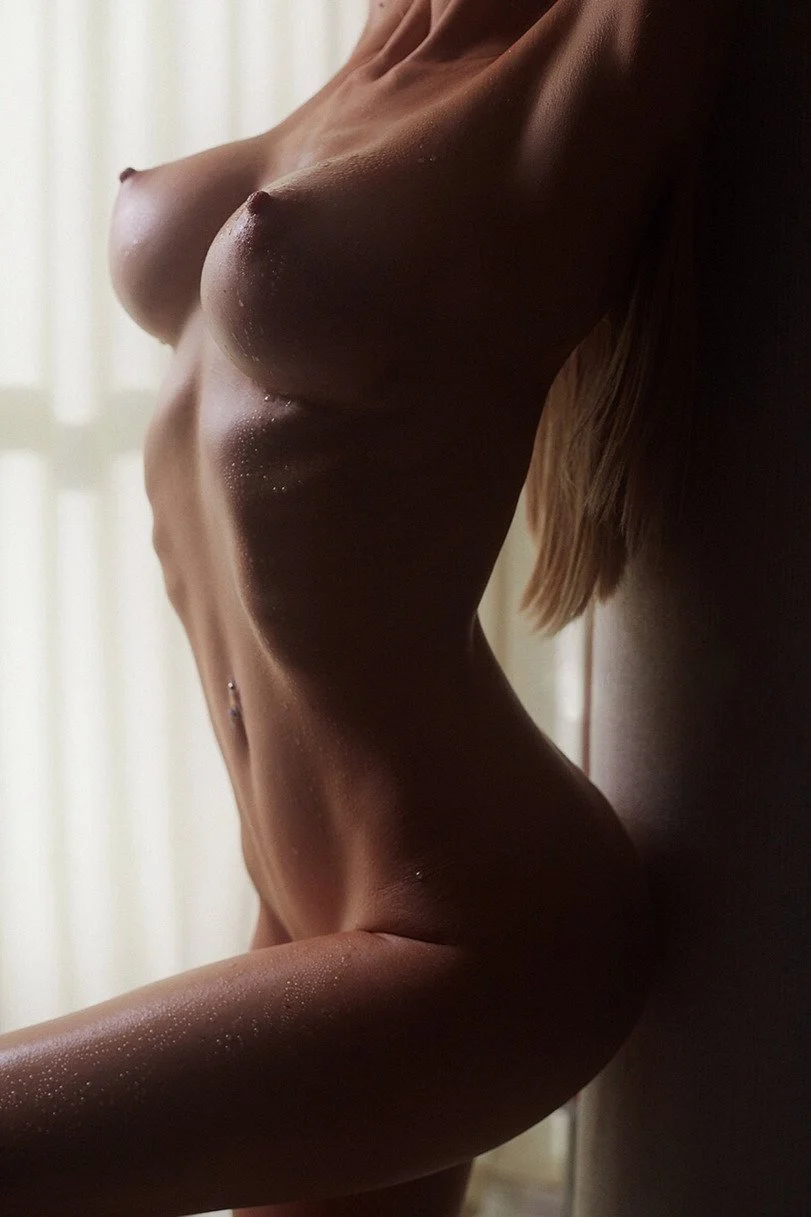 Красивое голое женское тело