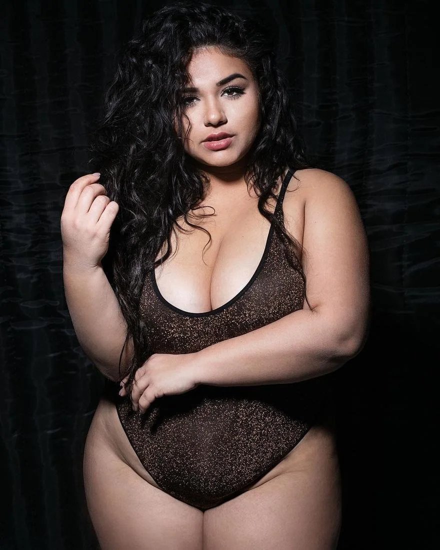 Модель Plus-Size Диана Сирокай