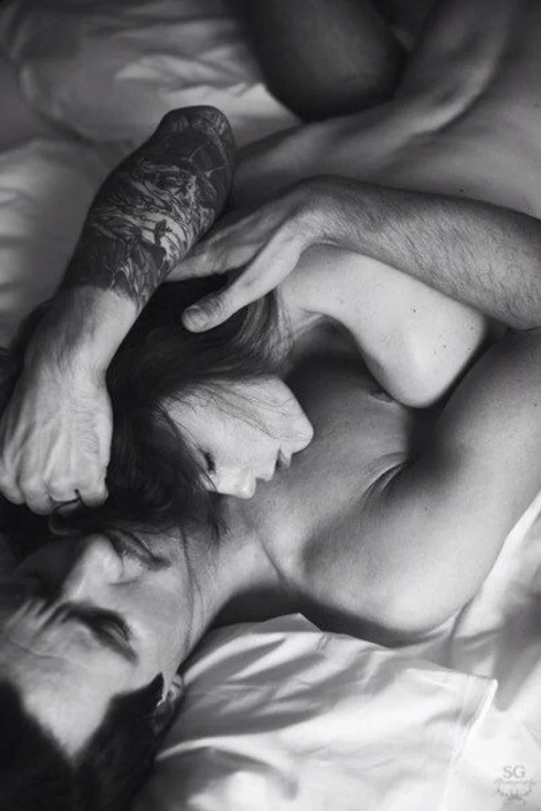 Нежные объятия впостеое