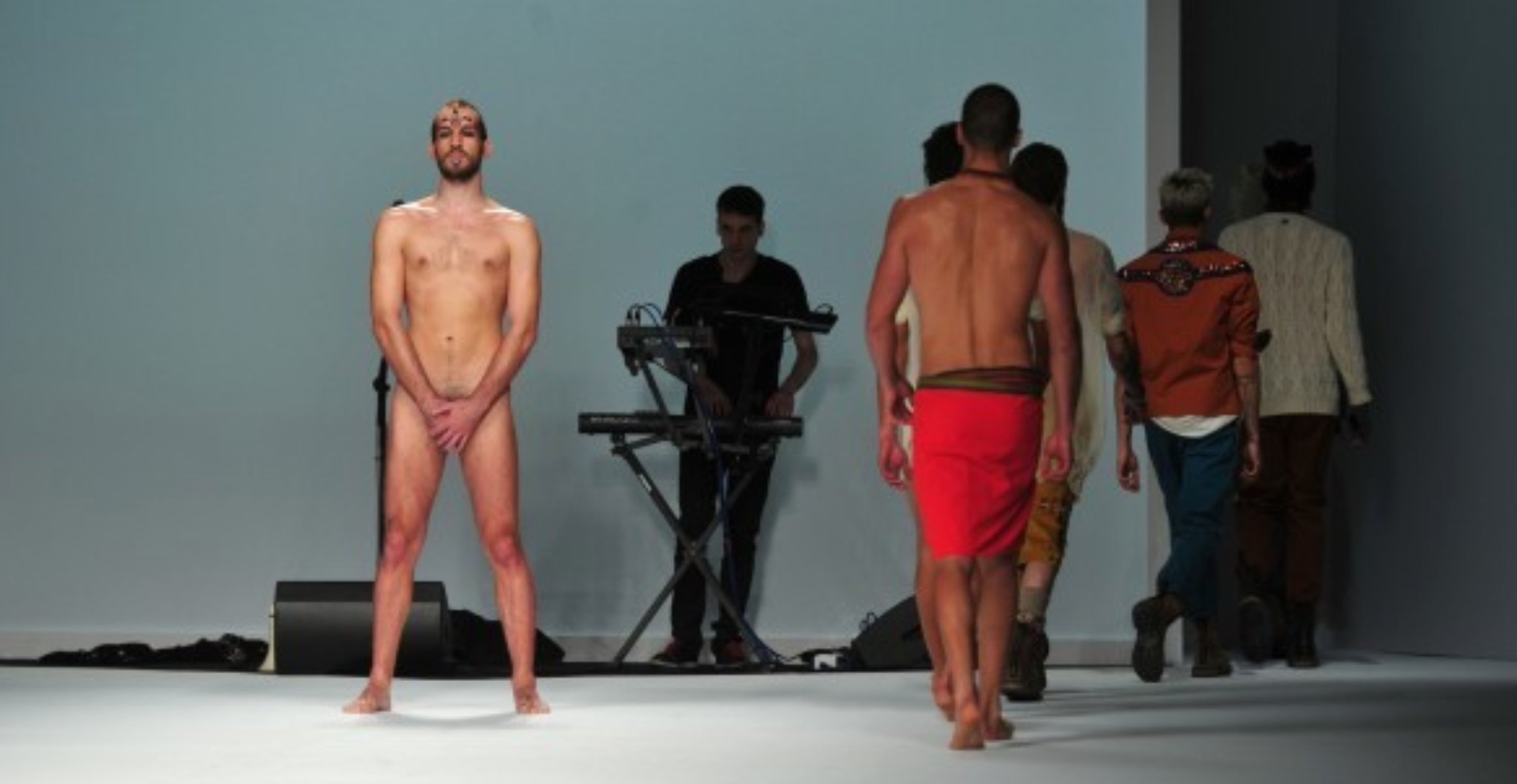 реклама сумок голыми мужиками фото 63