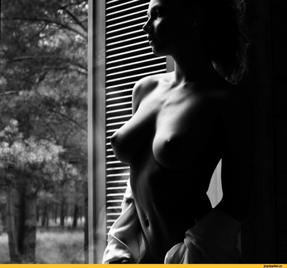 Черно белая фотосессия ню