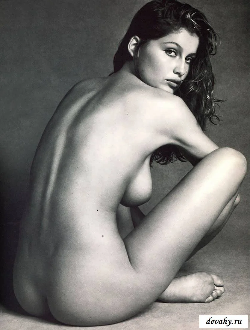 Анджелина Джоли обнажона