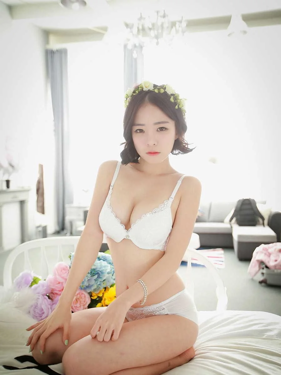 Красивые кореянки без Нижнего белья