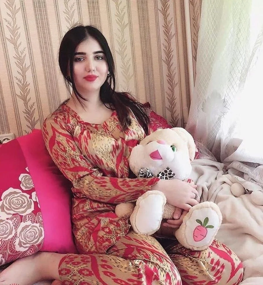 Ai Shinozaki 篠 崎 愛