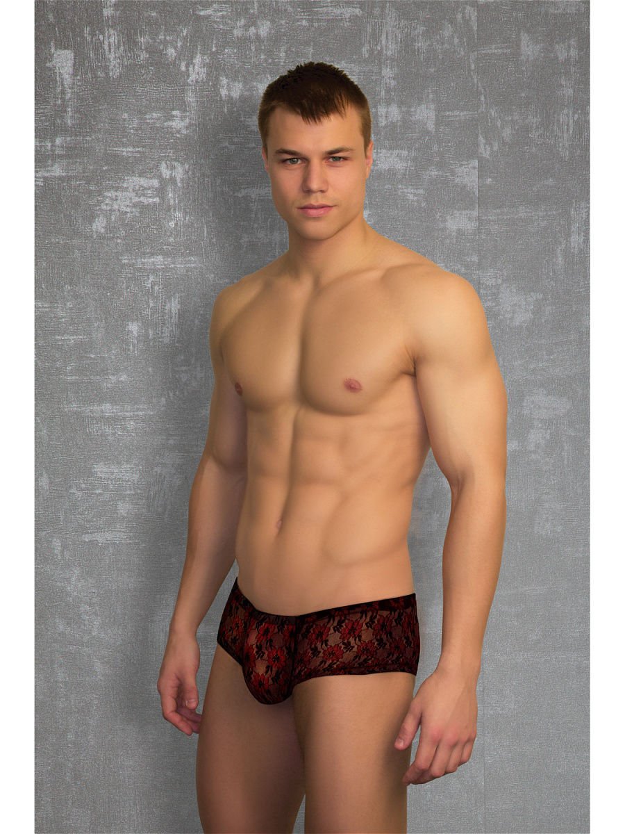 Высокий красивый парень в трусах