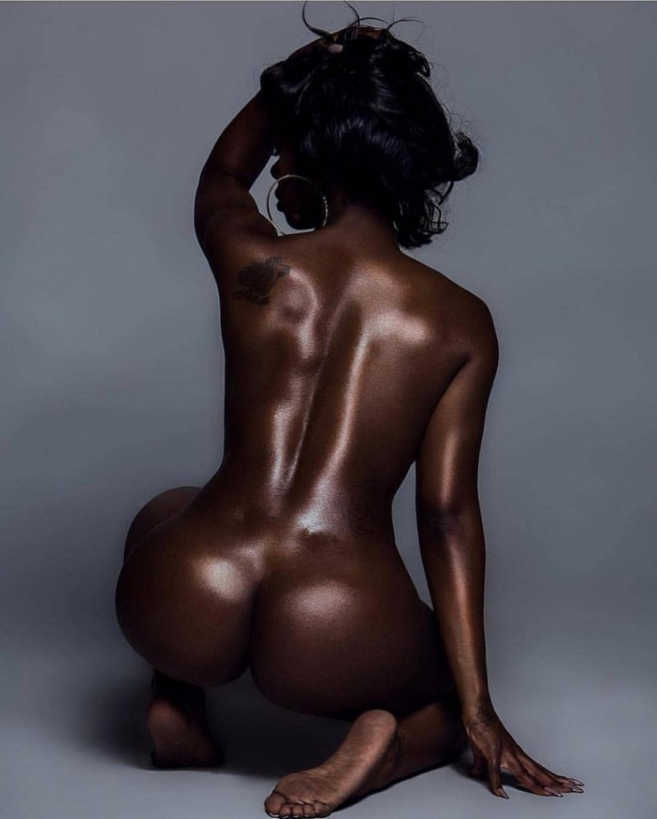 Красивая попа негритянки