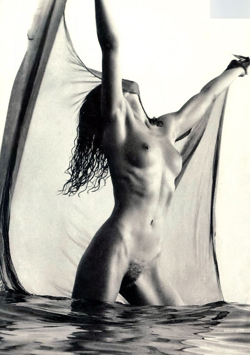 Конни Нильсен в молодости голая