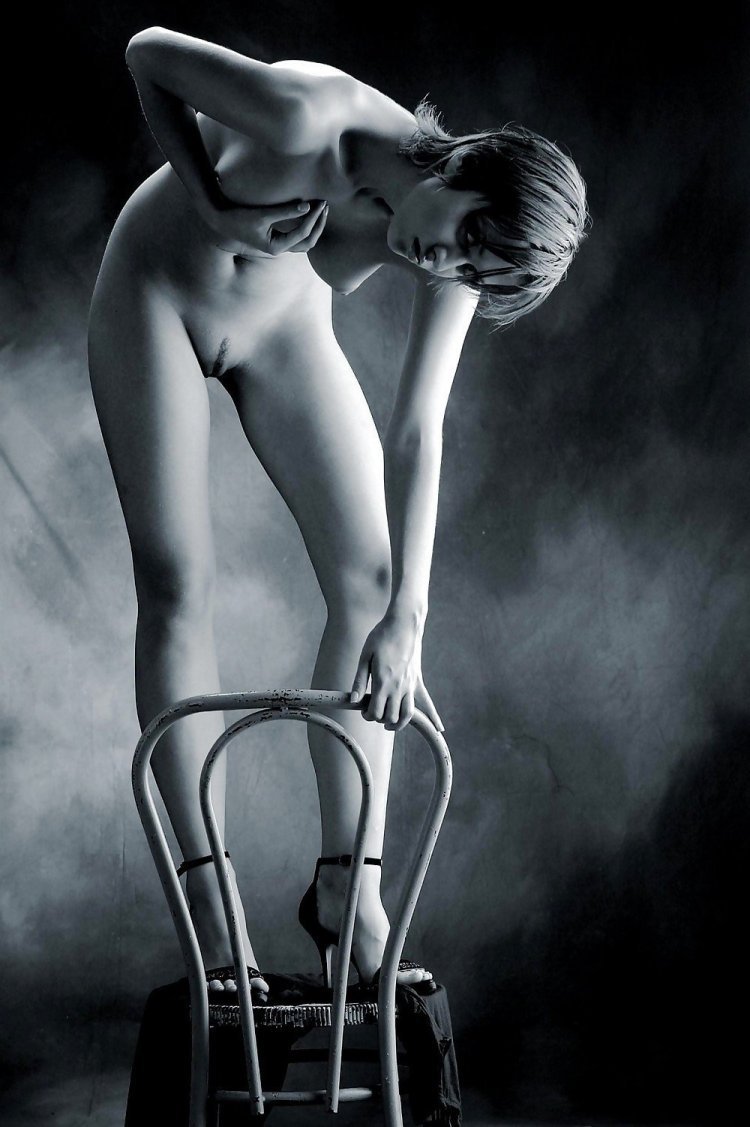 Красивая женская спина голая