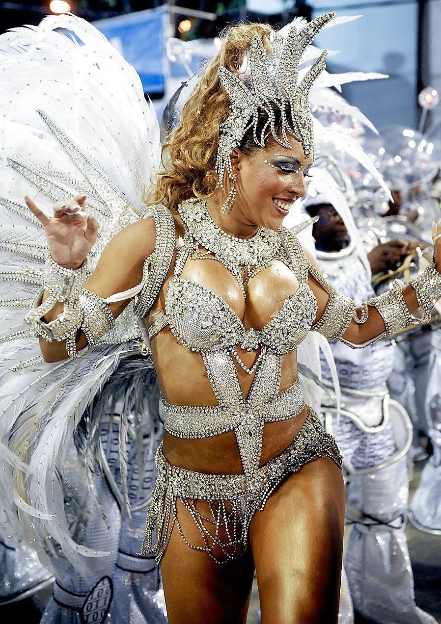 Катя карнавал