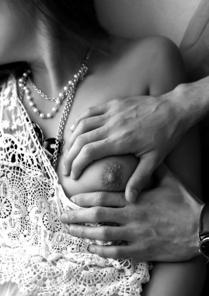 Страстный Эротический поцелуй