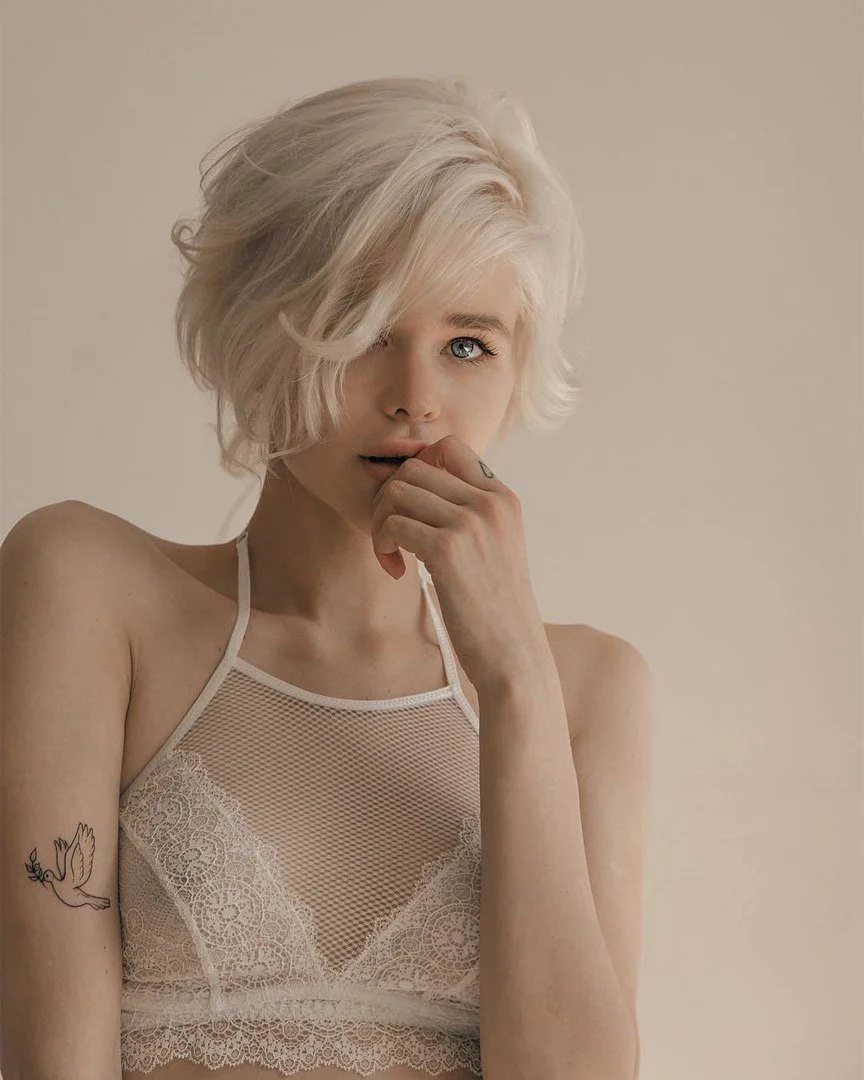 Аниме сидит PNG