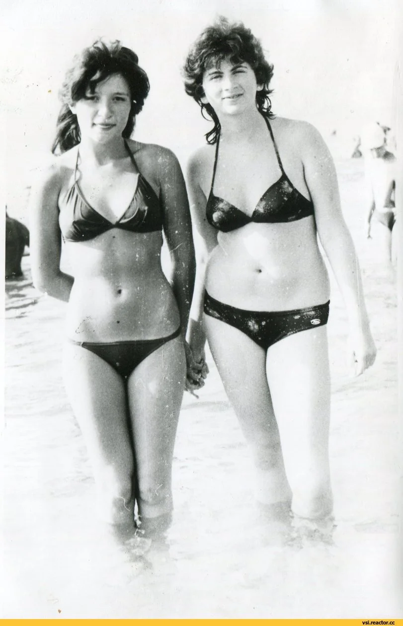 Советские девушки в купальниках
