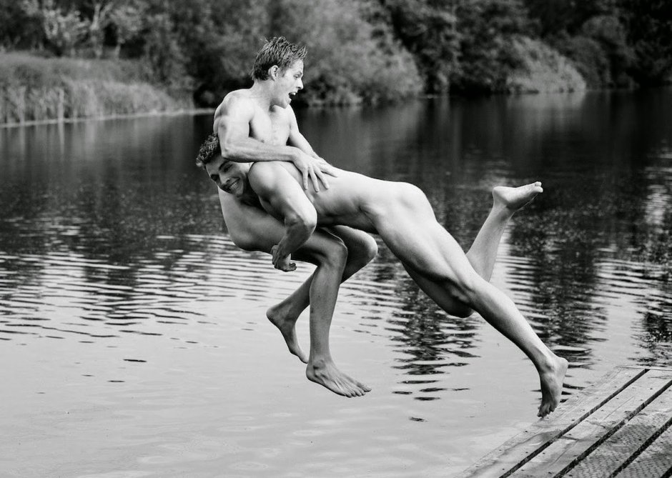 Подростки ебутся в лесу