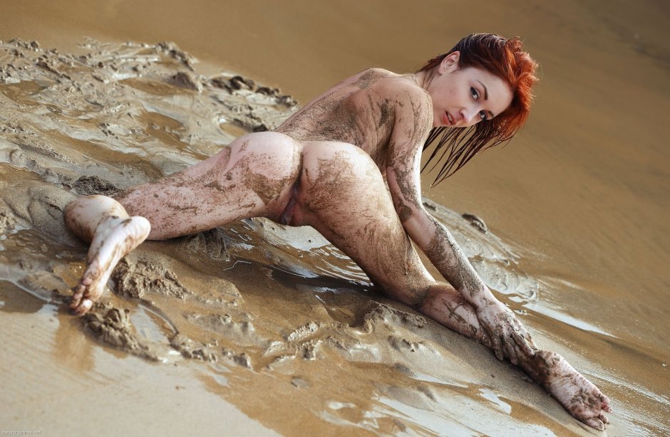 Katerina Stankova голая в грязи