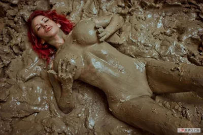 Грязные голые красотки