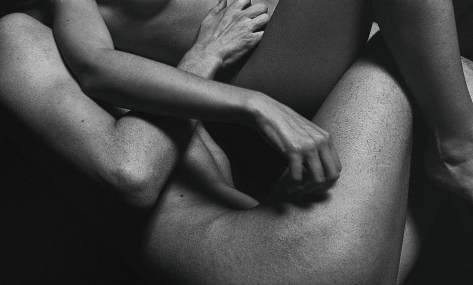 Пары фотографируются голыми