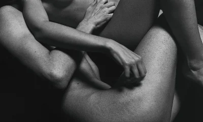 Пары фотографируются голыми