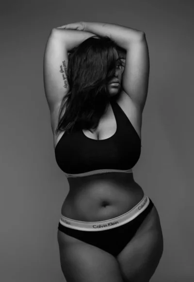 Calvin Klein модель плюс сайз