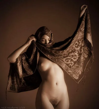 Индианка Санни Леоне ню