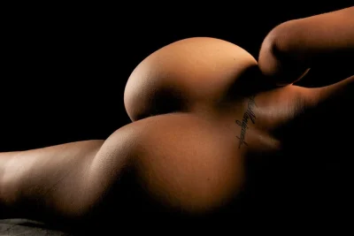 Голые женские попки сверху