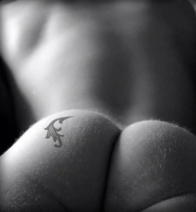 Голые попы мужские