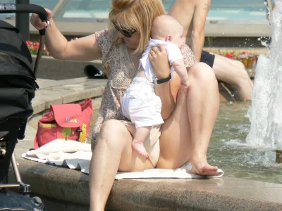 Случайно без трусиков на пляже