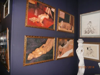 Музей голых живых женщин