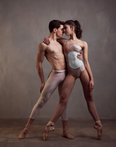 Балетная пара ню голые