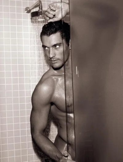 Дэвид Ганди торс