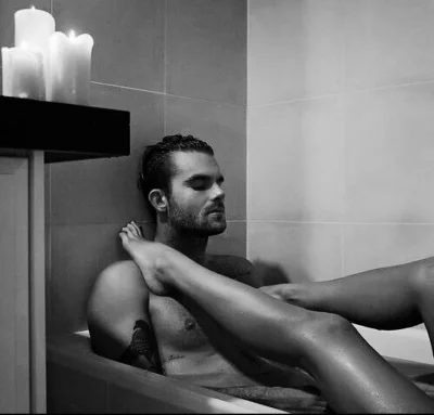 Мужчина с женщиной в ваенем