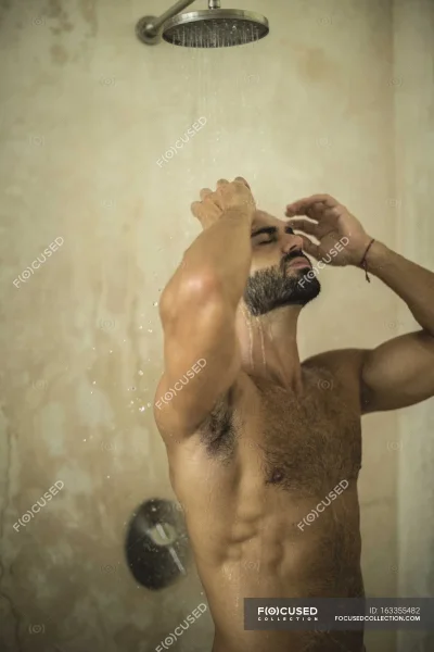 Фото голого парня в ванной