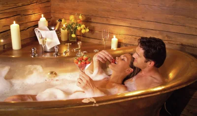 Романтический в ванной
