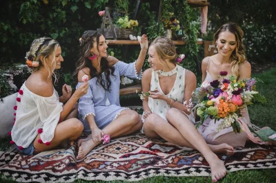 Девичник на природе летом