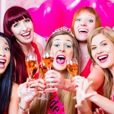 Девичник с игристым