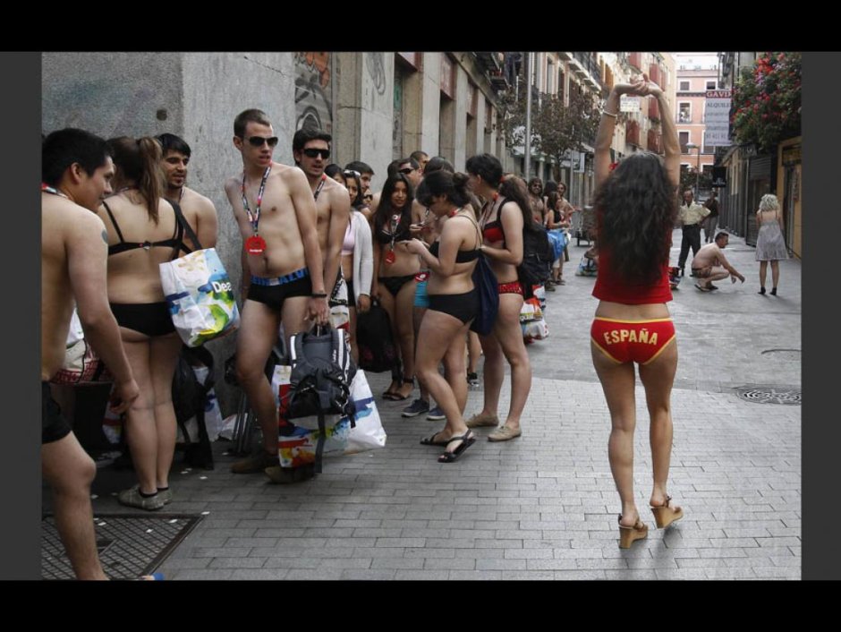 Ресторан с голыми людьми