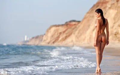 Эротическая фотосессия на пляже