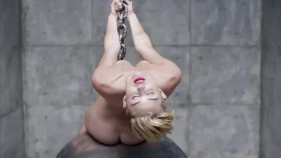 Леди Гага Wrecking Ball
