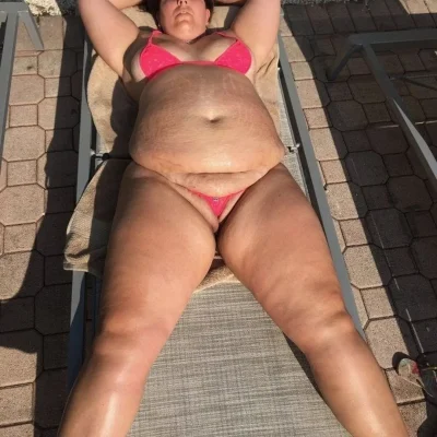 Толстушки в купальниках