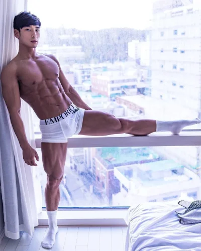 Спортивный Азиат