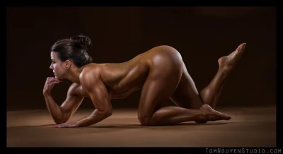 Культуристка Мишель Брент ню