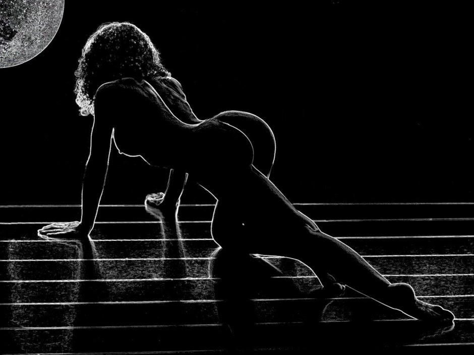 Обои силуэт девушки