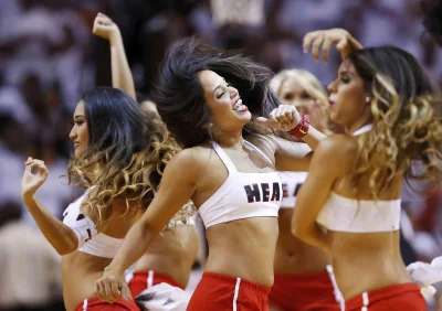 Девушки из группы поддержки фото