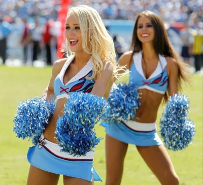 Девчонки из группы поддержки