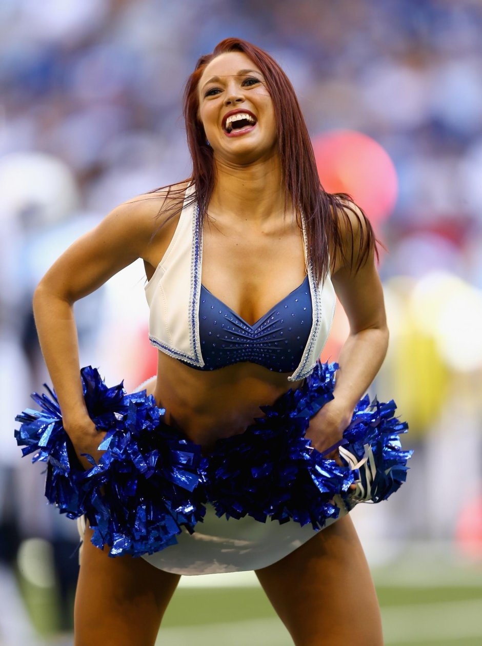 Черлидерши в раздевалке