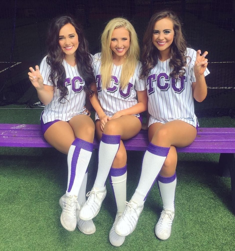 Красивые черлидерши