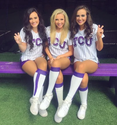 Красивые черлидерши