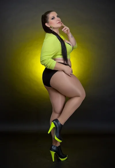 Толстая Ангелина Кастро