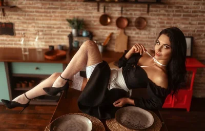 Чëрные чулочки с платьфото одежды