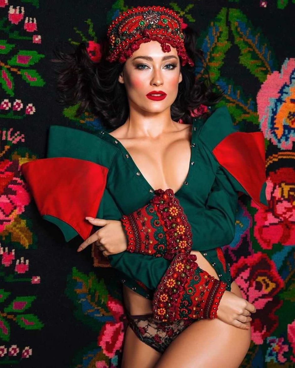 Алена сподынюк в национальном костюме