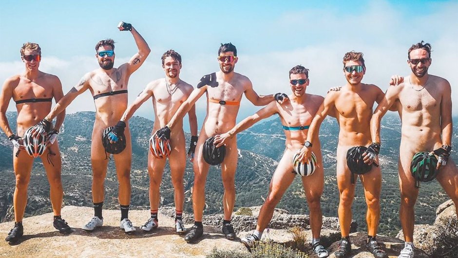 Голые биатлонисты